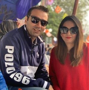 Meet your Posher, Ayesha